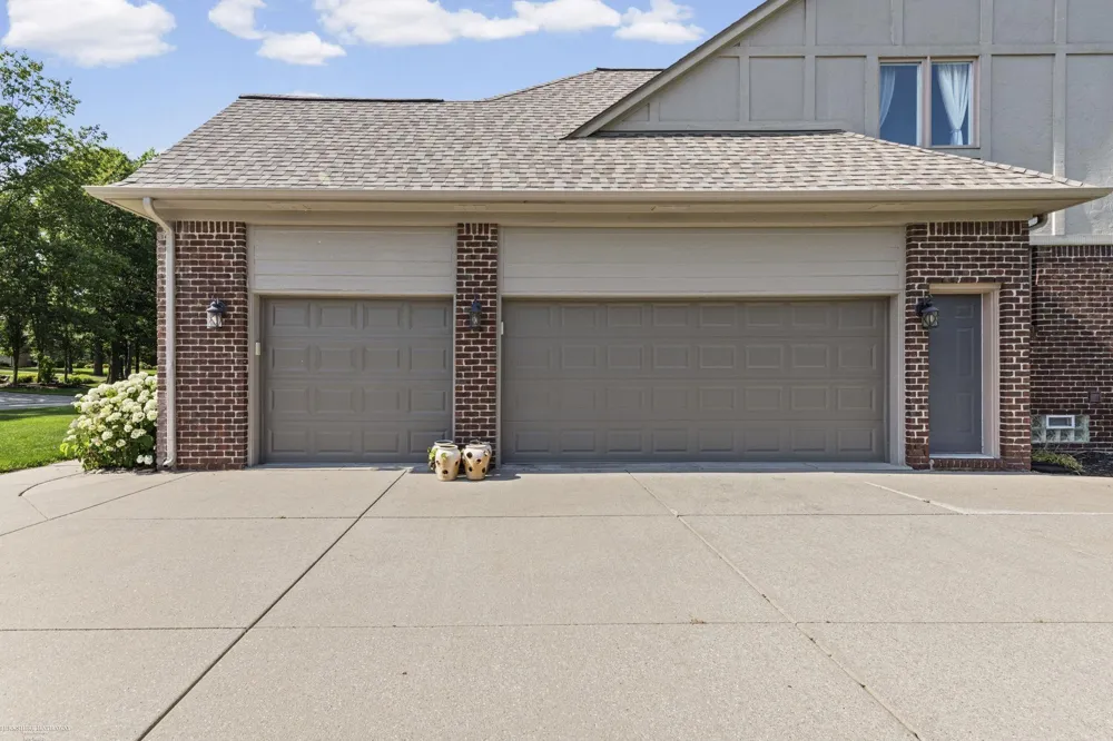 68242 Lake Angela Pointe Street Richmond City, MI 48062