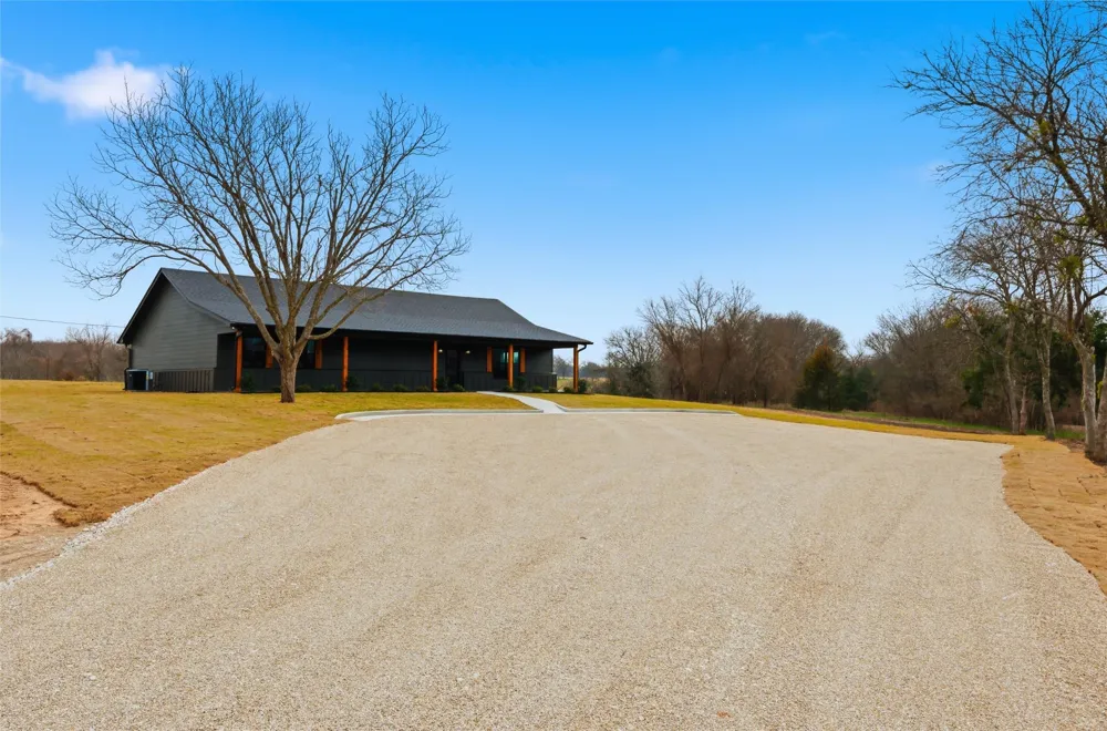 2303 Pilgrim Lane Lorena, TX 76655