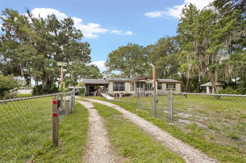 604 W MARKET ROAD Starke, FL 32091