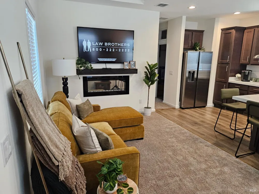 3142 Loretta Way ##27 Santa Rosa, CA 95403