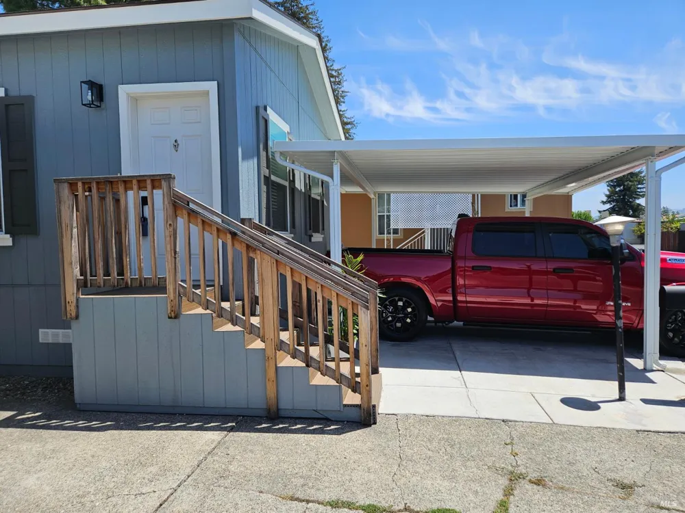 3142 Loretta Way ##27 Santa Rosa, CA 95403