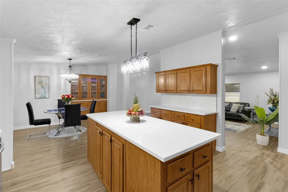 10595 Northlake Circle Kemp, TX 75143