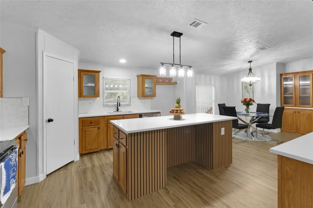 10595 Northlake Circle Kemp, TX 75143