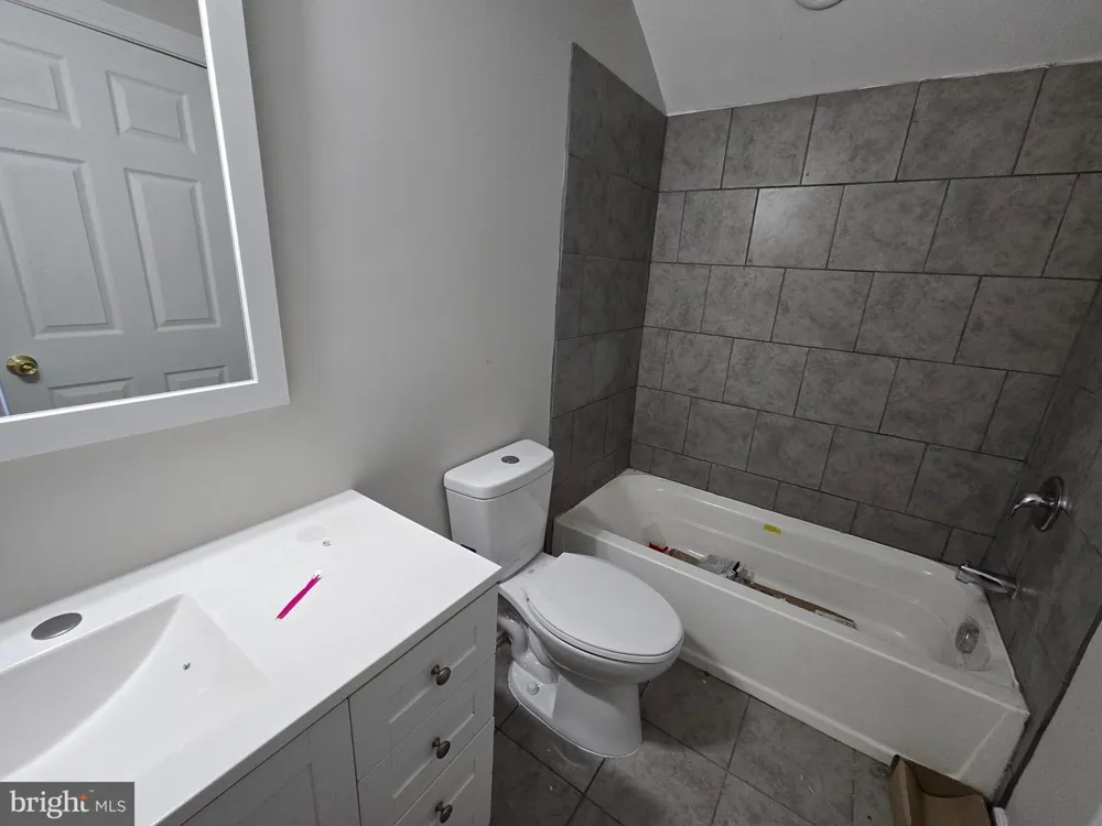 40 RUSSEL SMITH Lawrence, NJ 08648