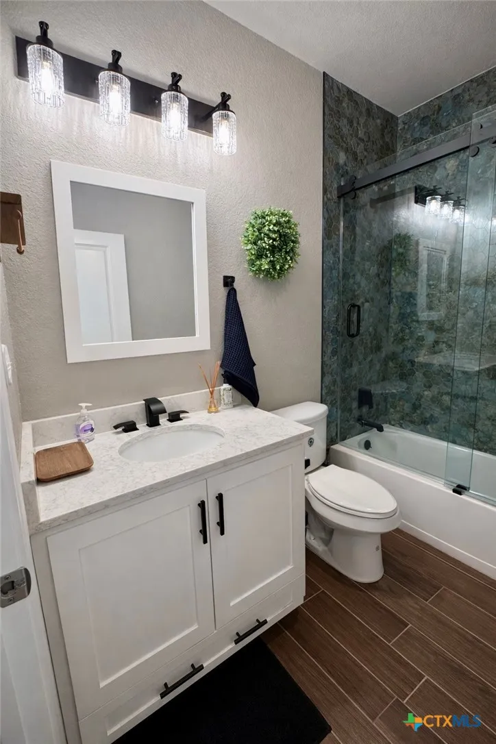 231 Navarro Xing Street #7B Seguin, TX 78155
