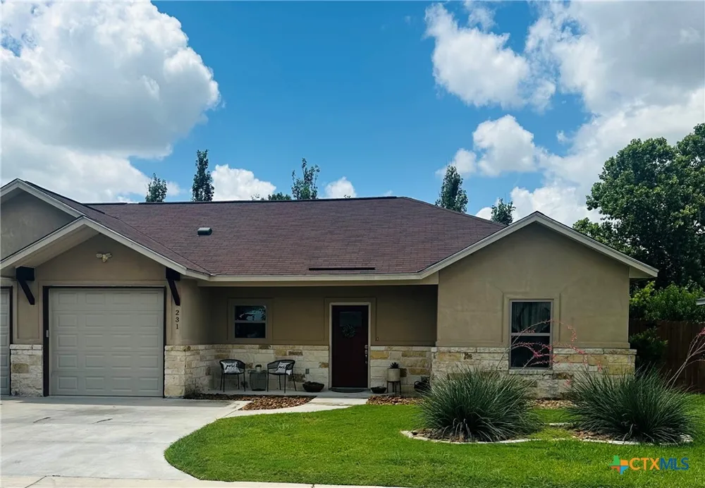 231 Navarro Xing Street #7B Seguin, TX 78155