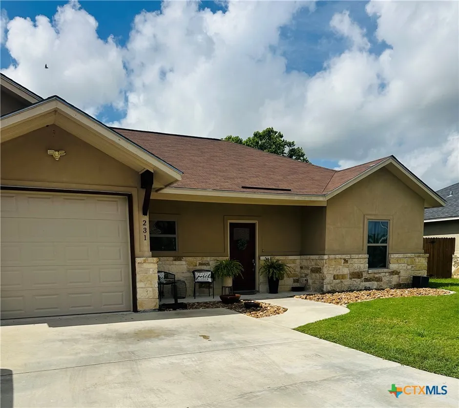231 Navarro Xing Street #7B Seguin, TX 78155