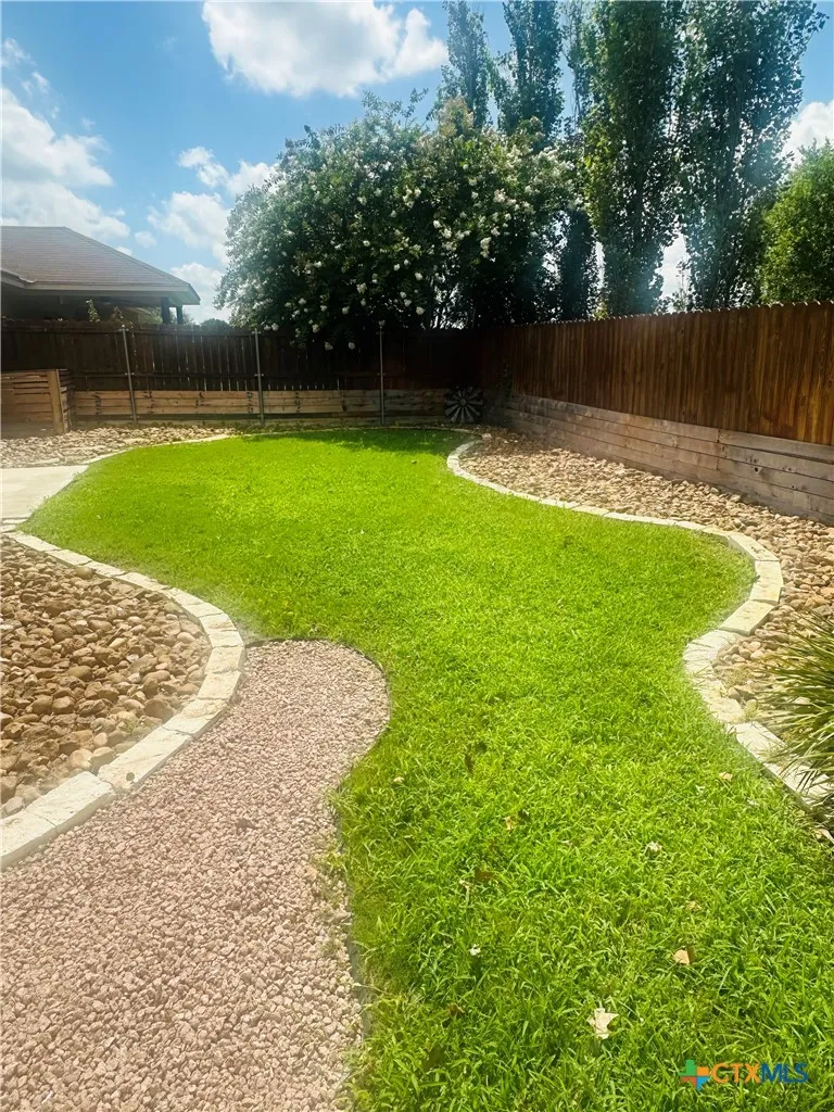 231 Navarro Xing Street #7B Seguin, TX 78155