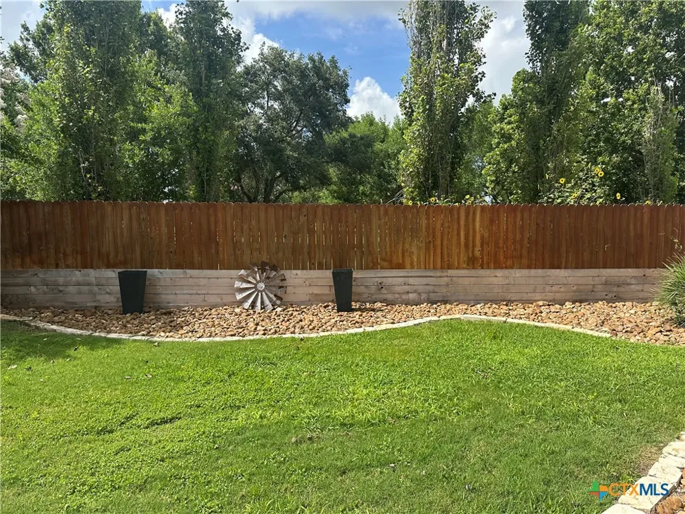 231 Navarro Xing Street #7B Seguin, TX 78155