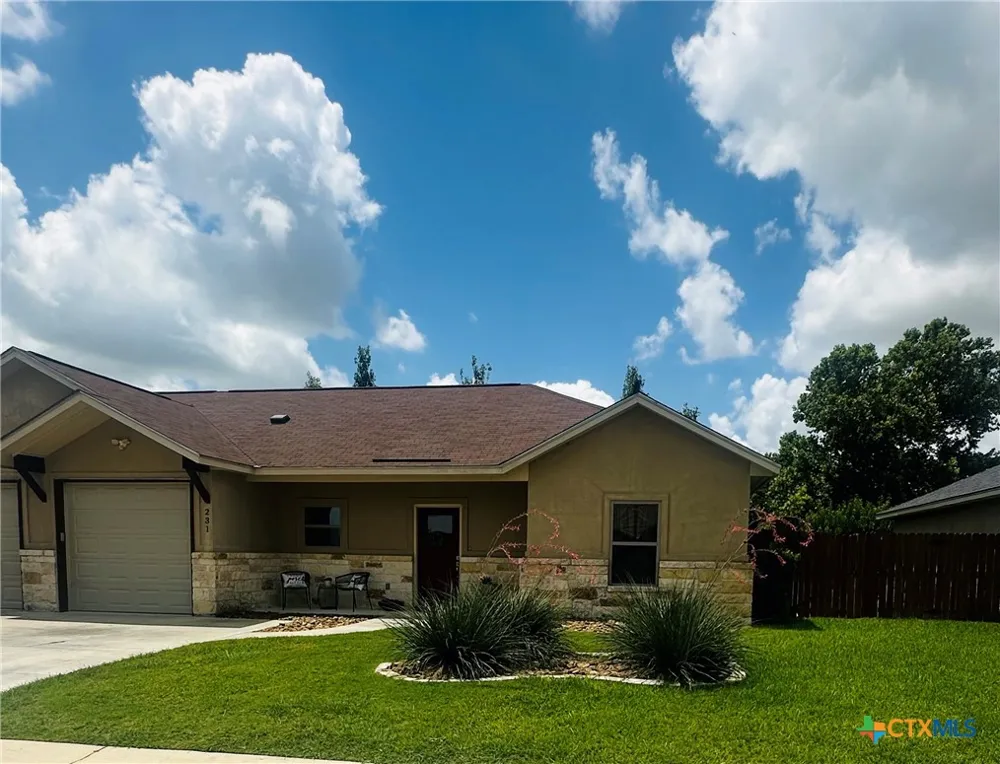 231 Navarro Xing Street #7B Seguin, TX 78155