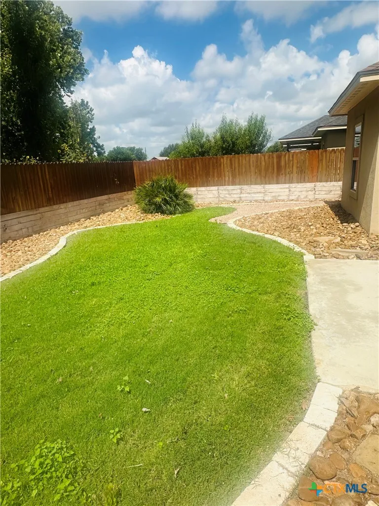 231 Navarro Xing Street #7B Seguin, TX 78155