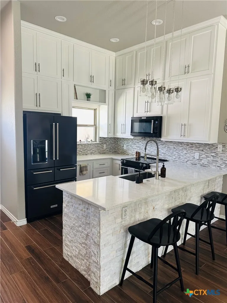 231 Navarro Xing Street #7B Seguin, TX 78155