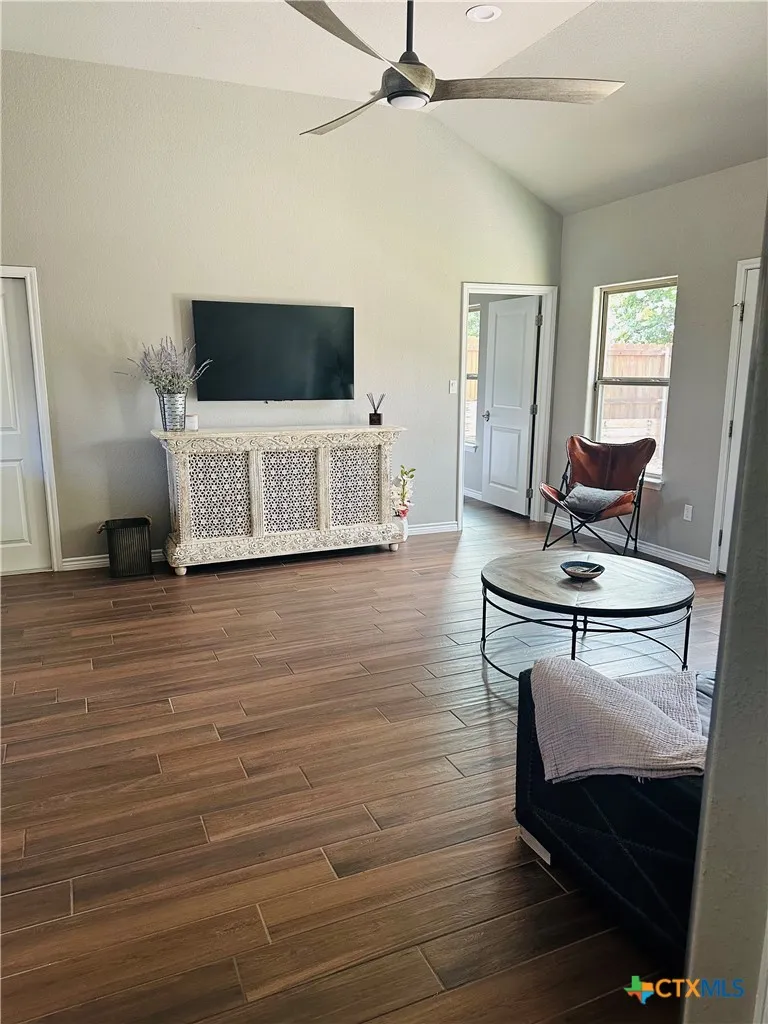 231 Navarro Xing Street #7B Seguin, TX 78155
