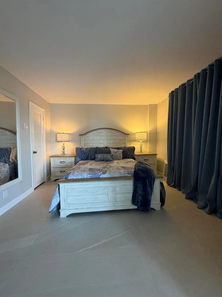 1160 Hillsboro Mile #604 Hillsboro Beach, FL 33062
