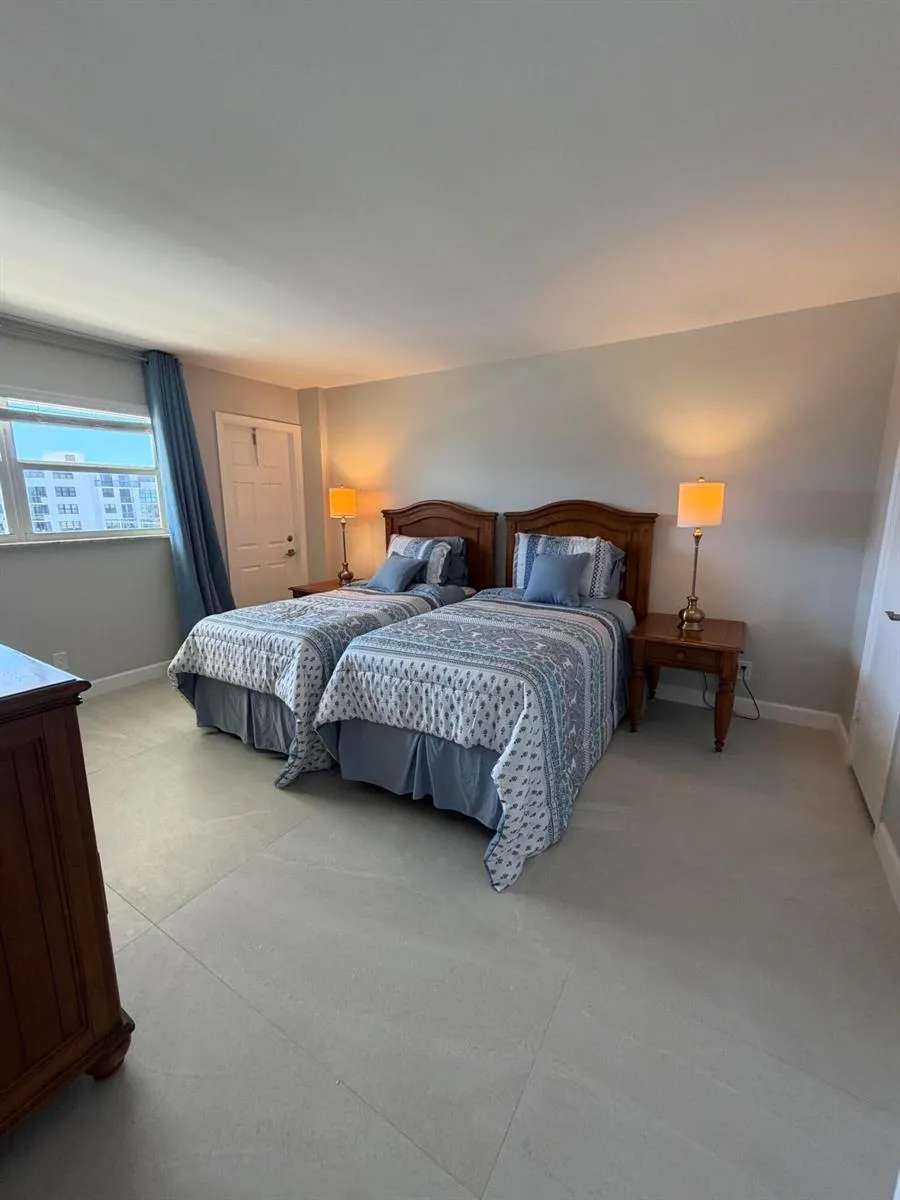 1160 Hillsboro Mile #604 Hillsboro Beach, FL 33062
