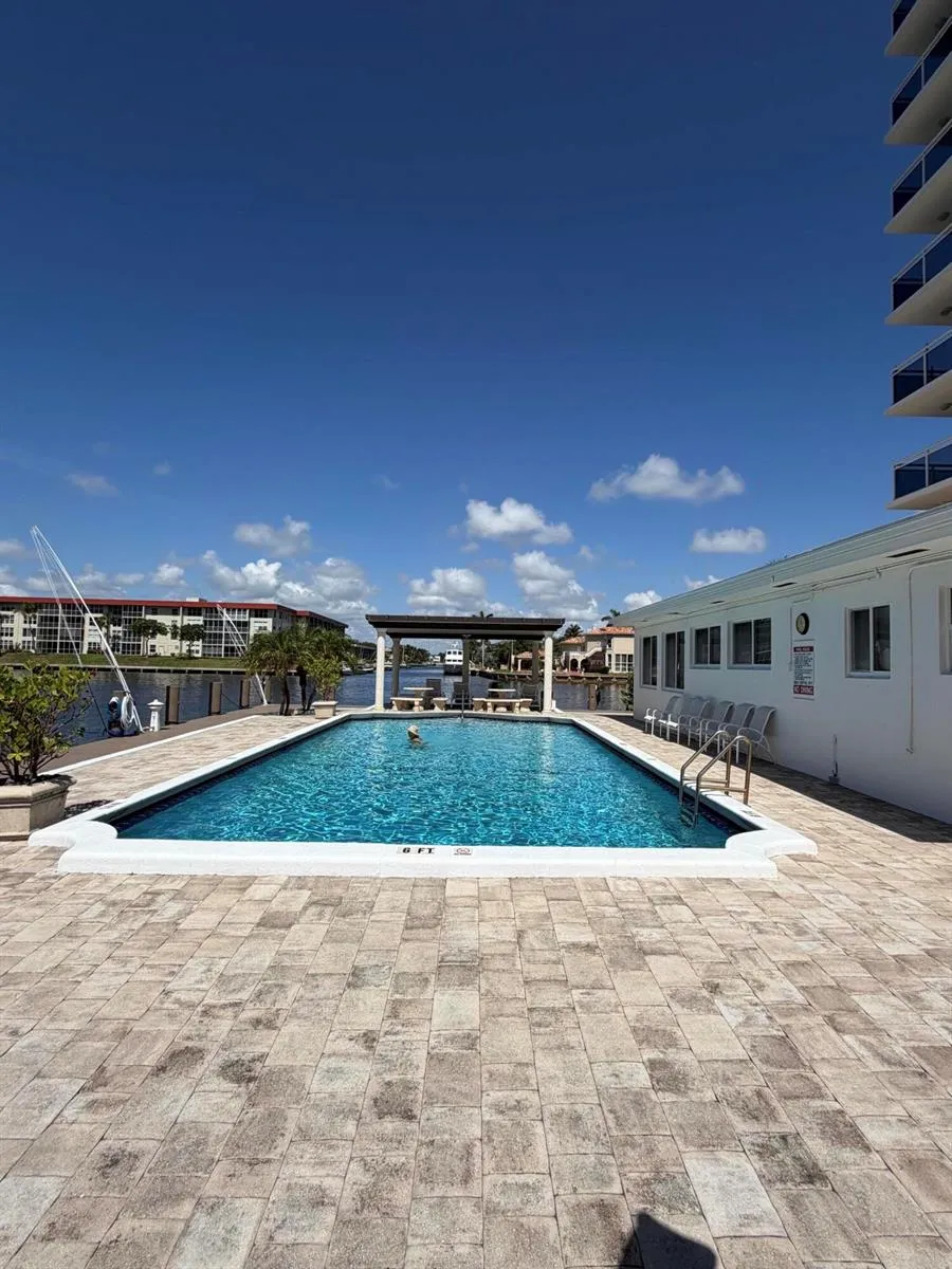 1160 Hillsboro Mile #604 Hillsboro Beach, FL 33062
