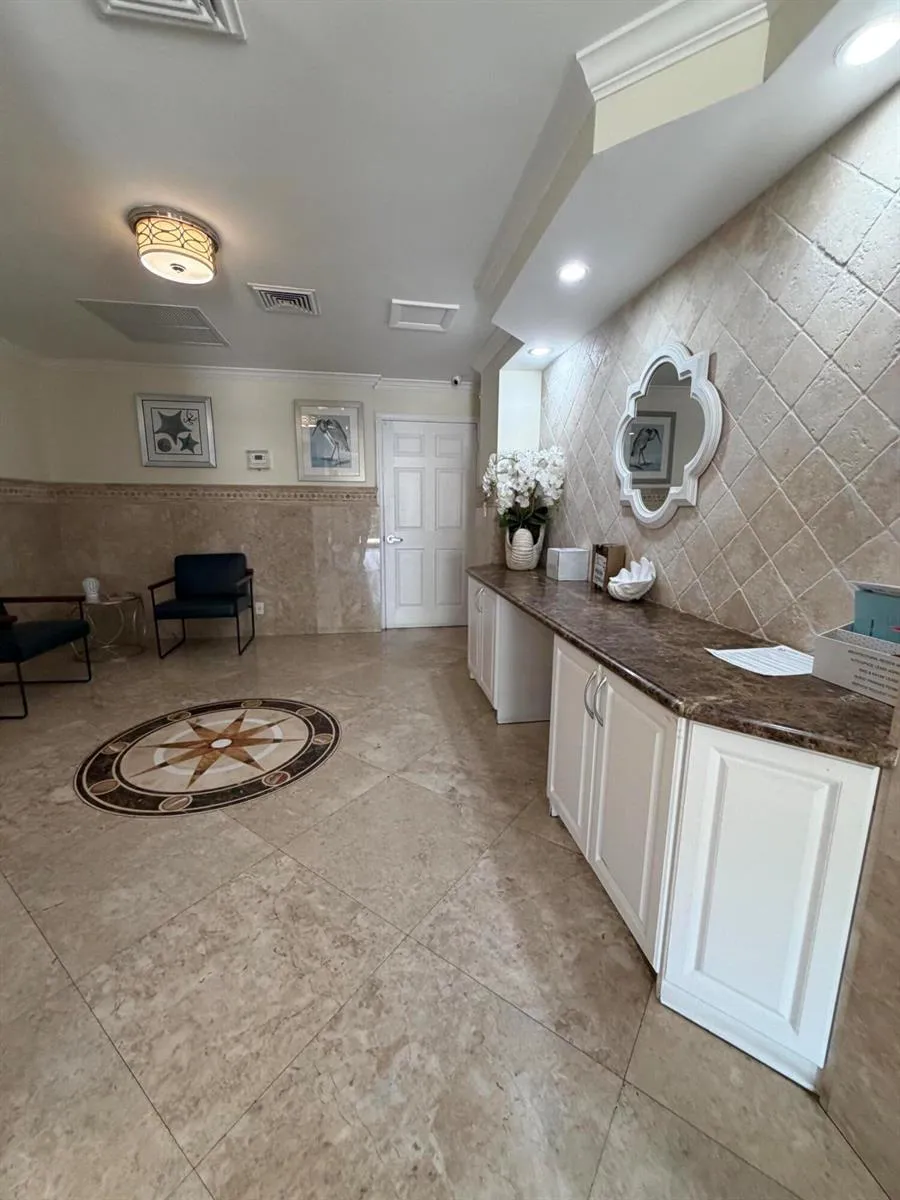 1160 Hillsboro Mile #604 Hillsboro Beach, FL 33062