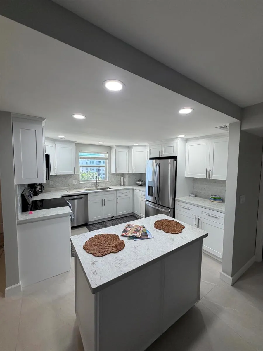 1160 Hillsboro Mile #604 Hillsboro Beach, FL 33062