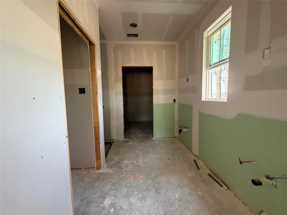 Cecil Court Poolville, TX 76487