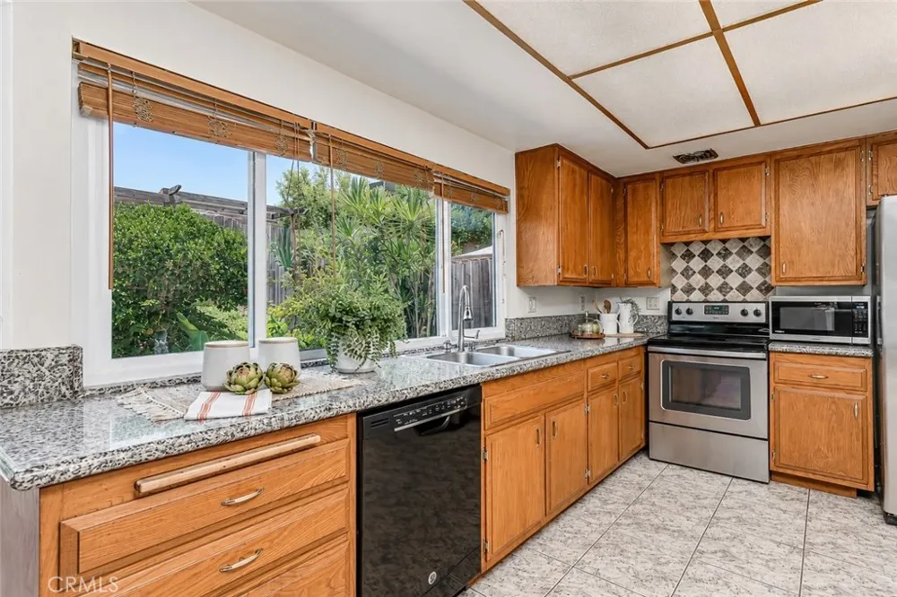 8237 Henshaw Buena Park, CA 90621