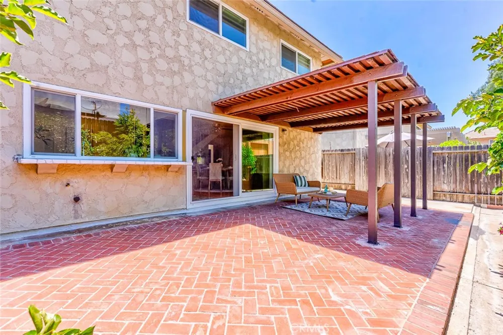 8237 Henshaw Buena Park, CA 90621