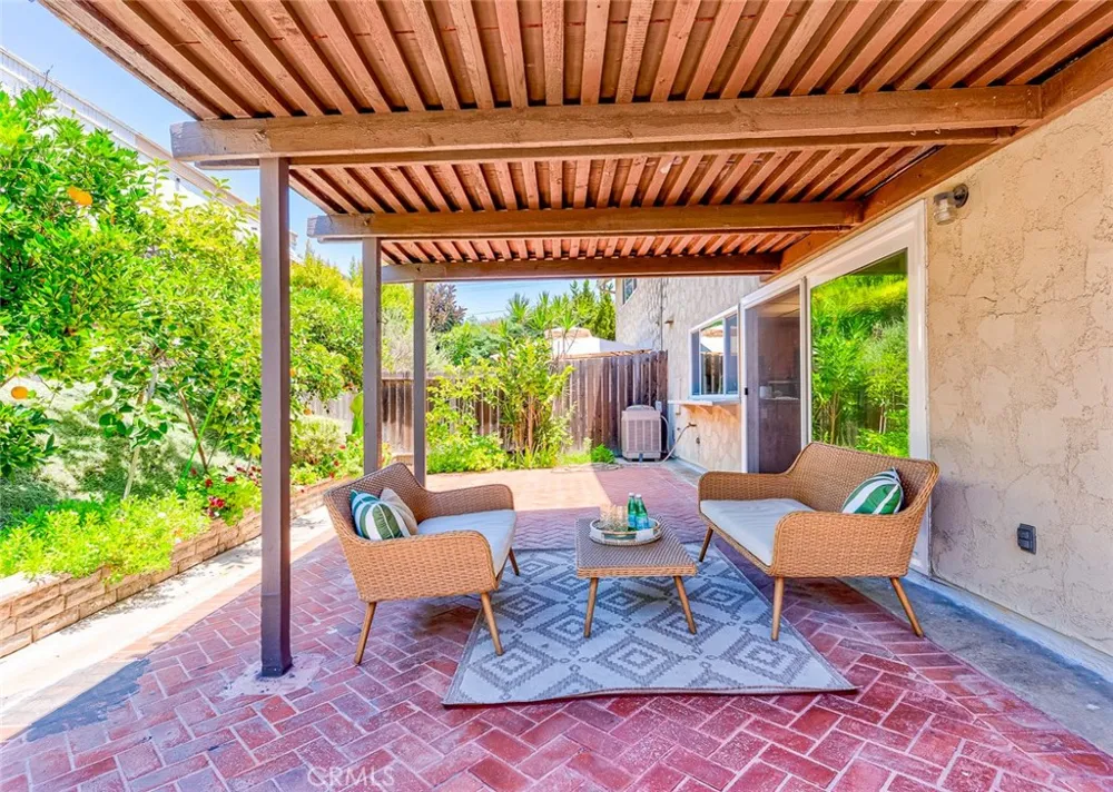 8237 Henshaw Buena Park, CA 90621