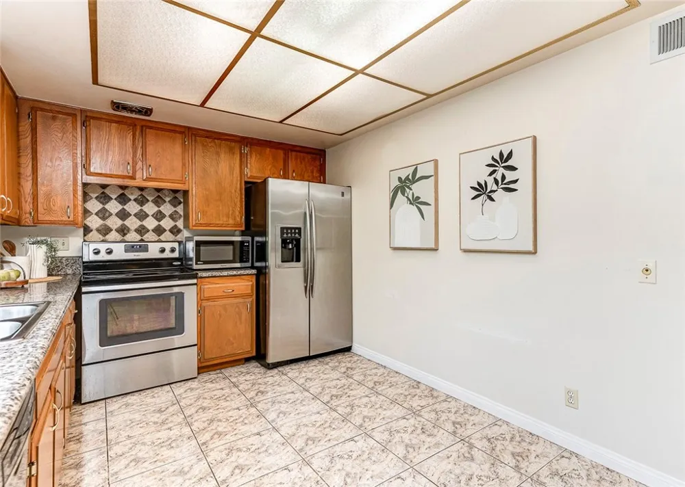 8237 Henshaw Buena Park, CA 90621