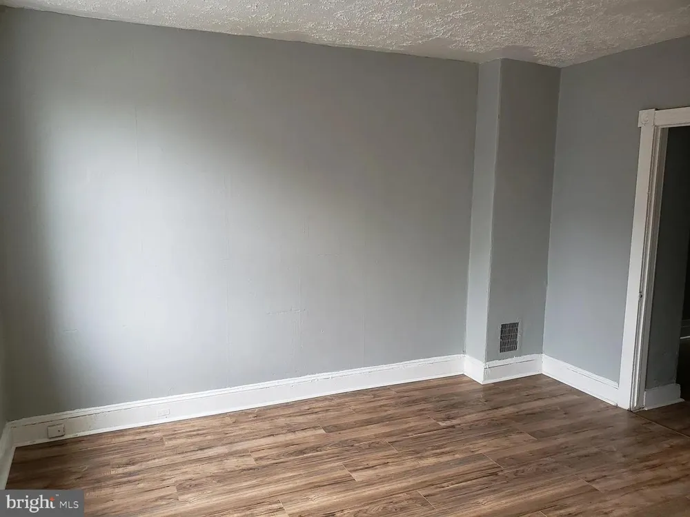 30 MONTGOMERY PLACE Trenton, NJ 08618