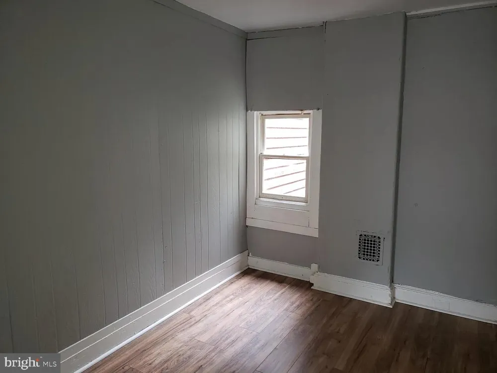 30 MONTGOMERY PLACE Trenton, NJ 08618