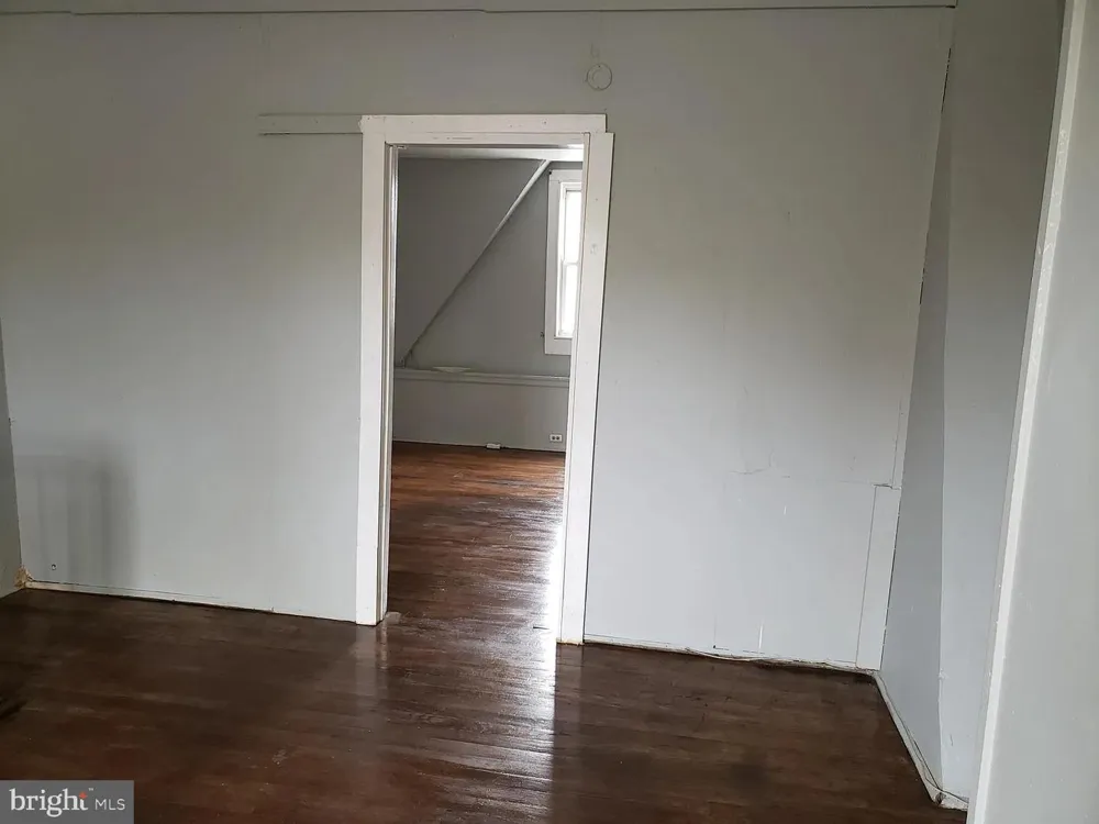 30 MONTGOMERY PLACE Trenton, NJ 08618