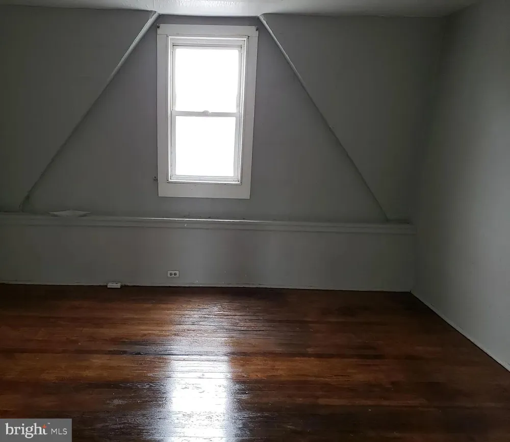 30 MONTGOMERY PLACE Trenton, NJ 08618