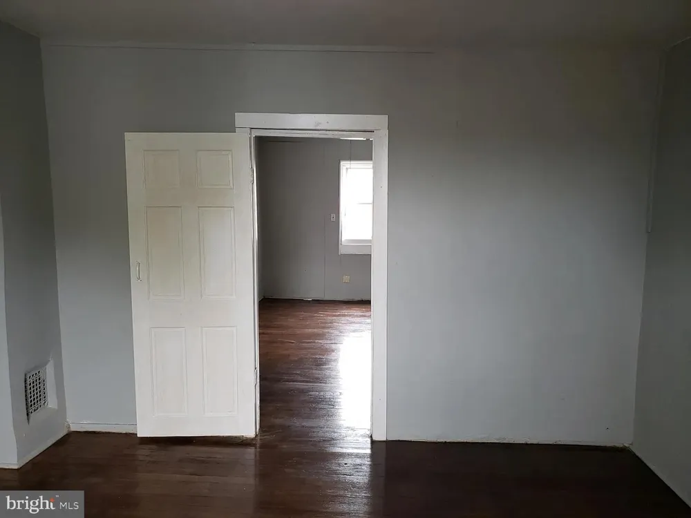 30 MONTGOMERY PLACE Trenton, NJ 08618