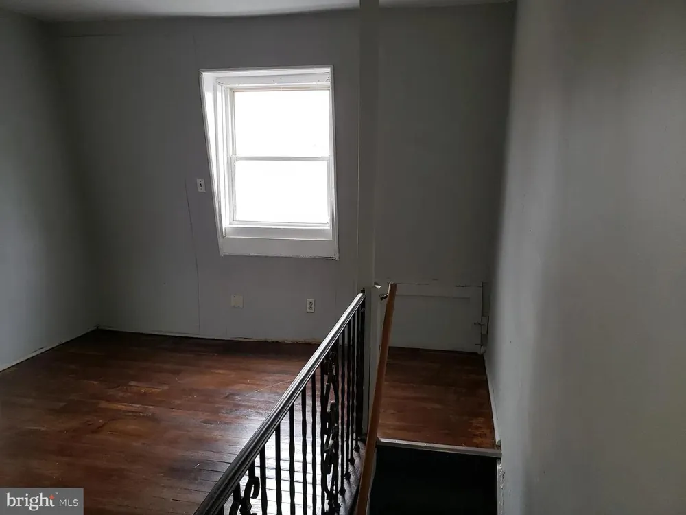 30 MONTGOMERY PLACE Trenton, NJ 08618
