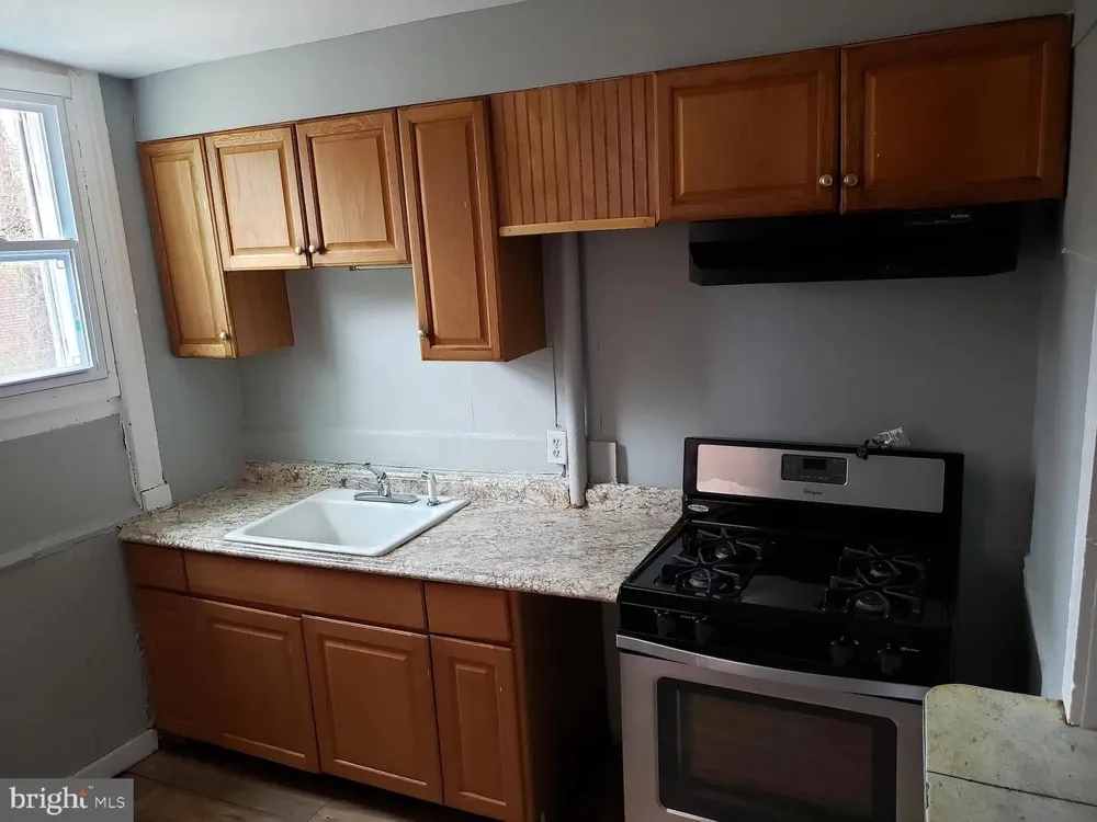 30 MONTGOMERY PLACE Trenton, NJ 08618