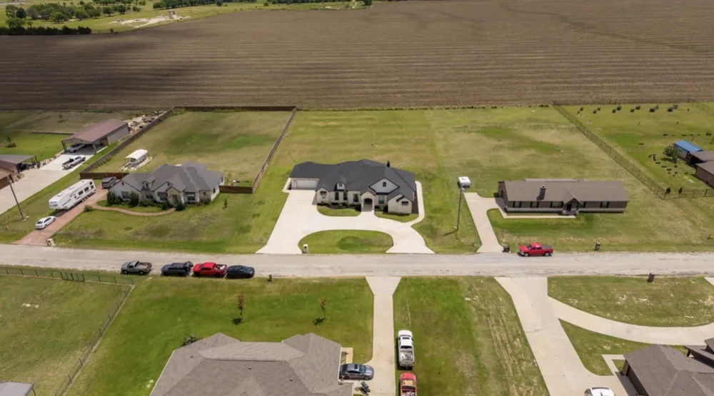 8224 Harvest Drive Grandview, TX 76050
