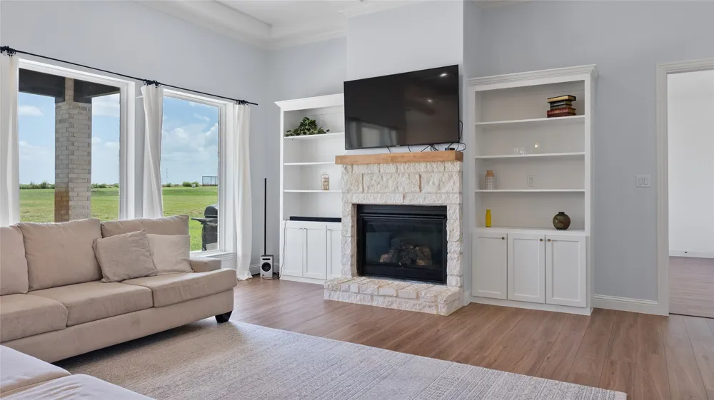 8224 Harvest Drive Grandview, TX 76050