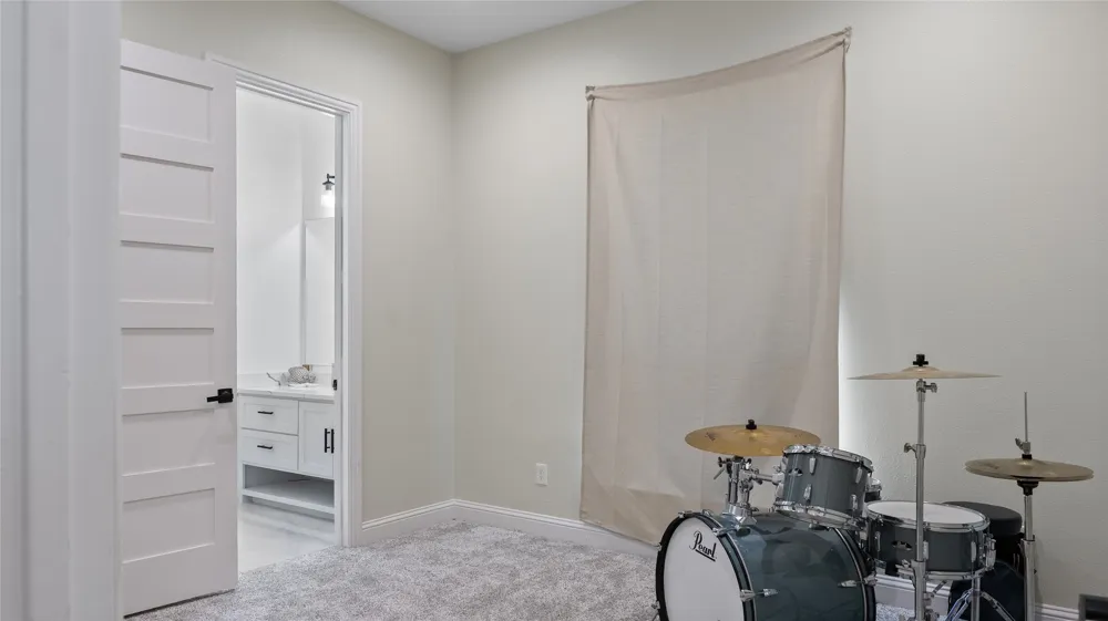 8224 Harvest Drive Grandview, TX 76050