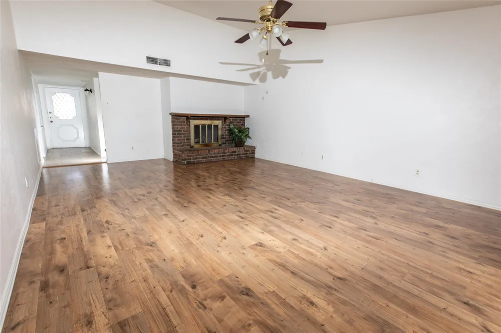 4705 Largo Trail Garland, TX 75044