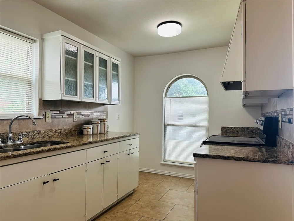 4705 Largo Trail Garland, TX 75044