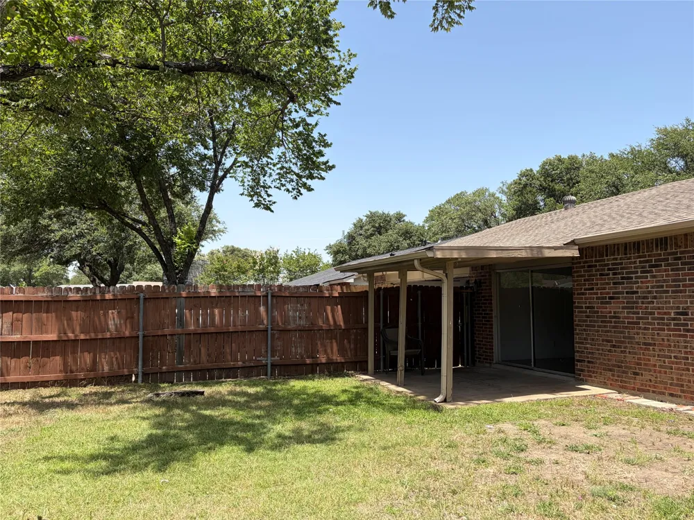 4705 Largo Trail Garland, TX 75044