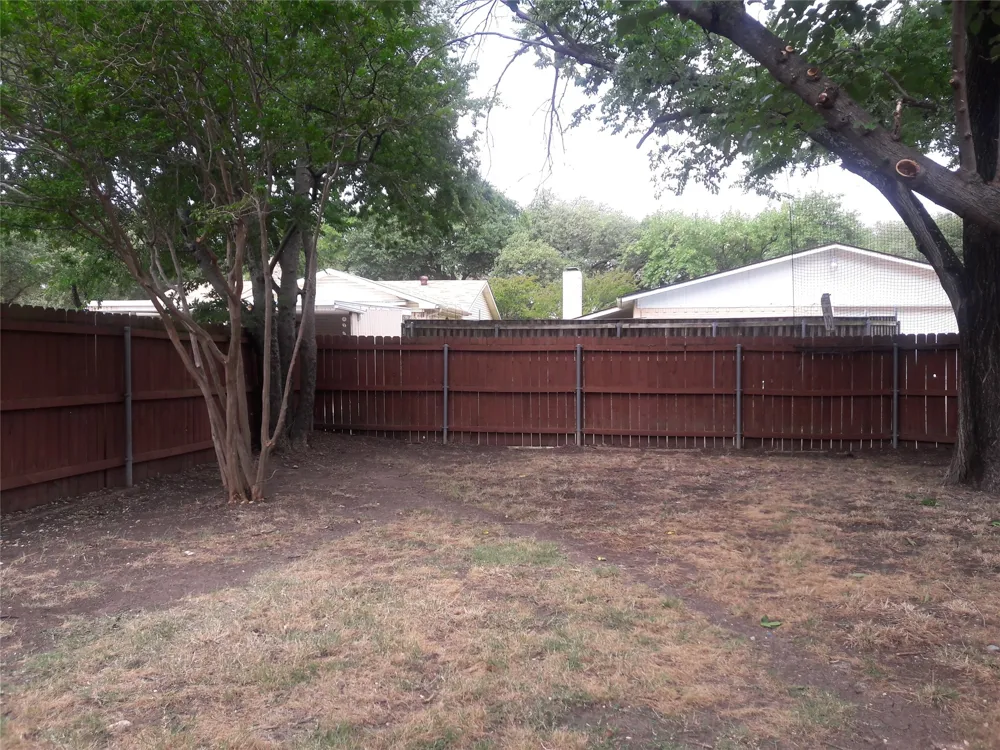 4705 Largo Trail Garland, TX 75044