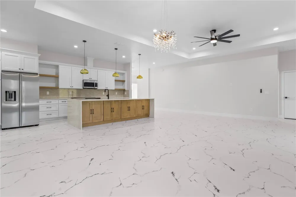 30643 APRICOT AVENUE Eustis, FL 32736