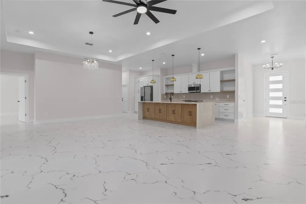 30643 APRICOT AVENUE Eustis, FL 32736