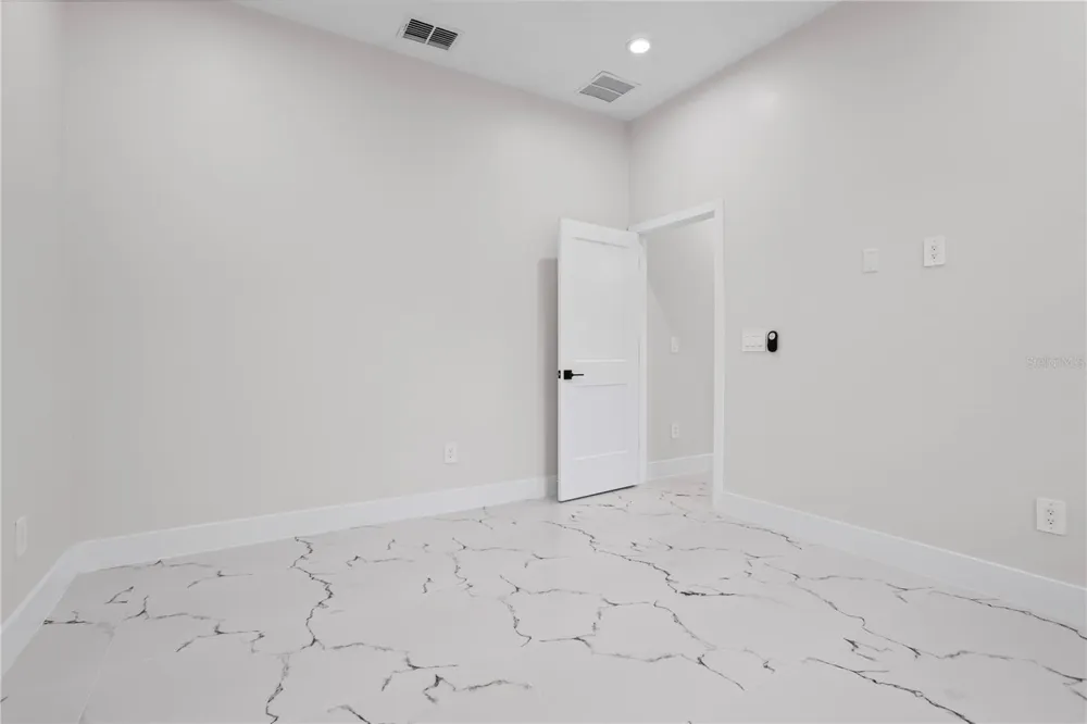 30643 APRICOT AVENUE Eustis, FL 32736