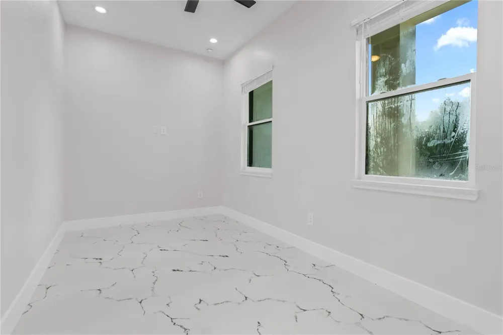 30643 APRICOT AVENUE Eustis, FL 32736
