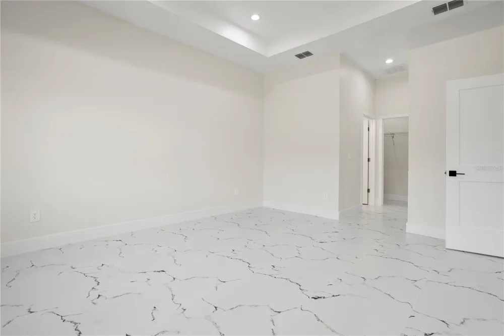 30643 APRICOT AVENUE Eustis, FL 32736