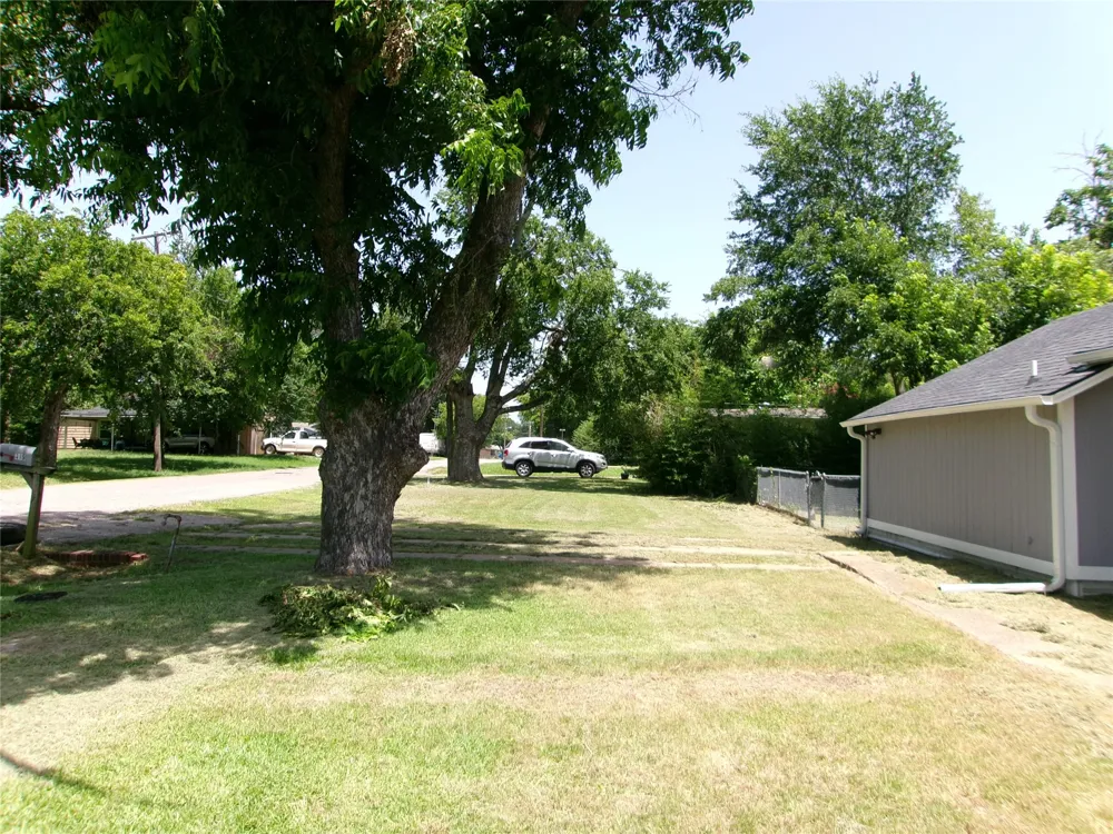 419 W Evans Avenue Bonham, TX 75418