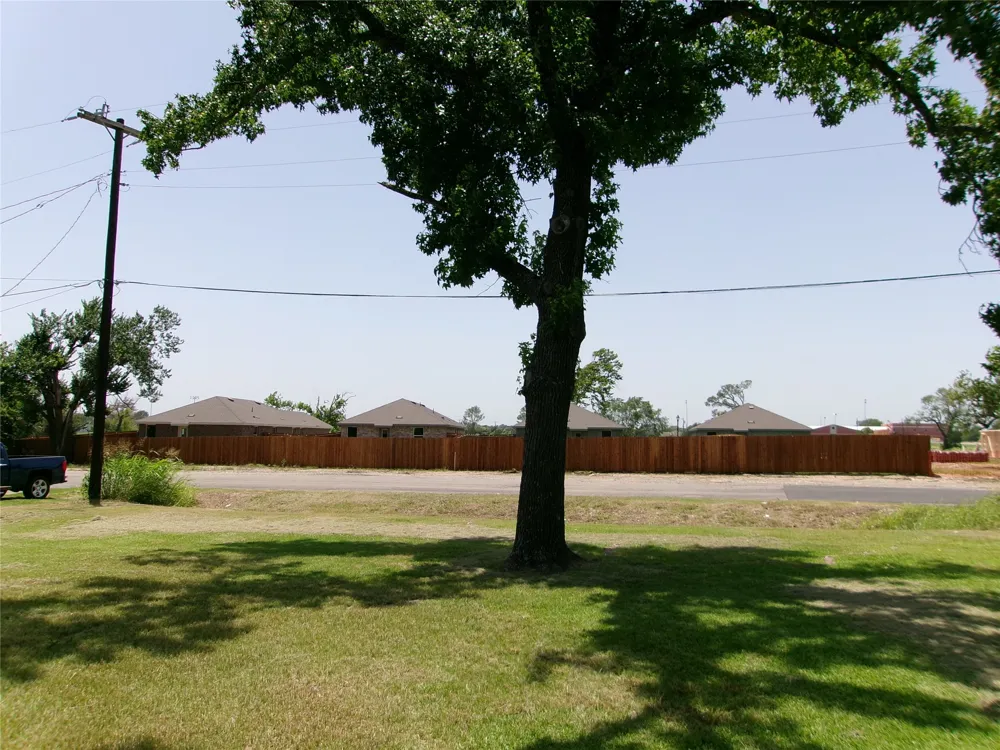 419 W Evans Avenue Bonham, TX 75418