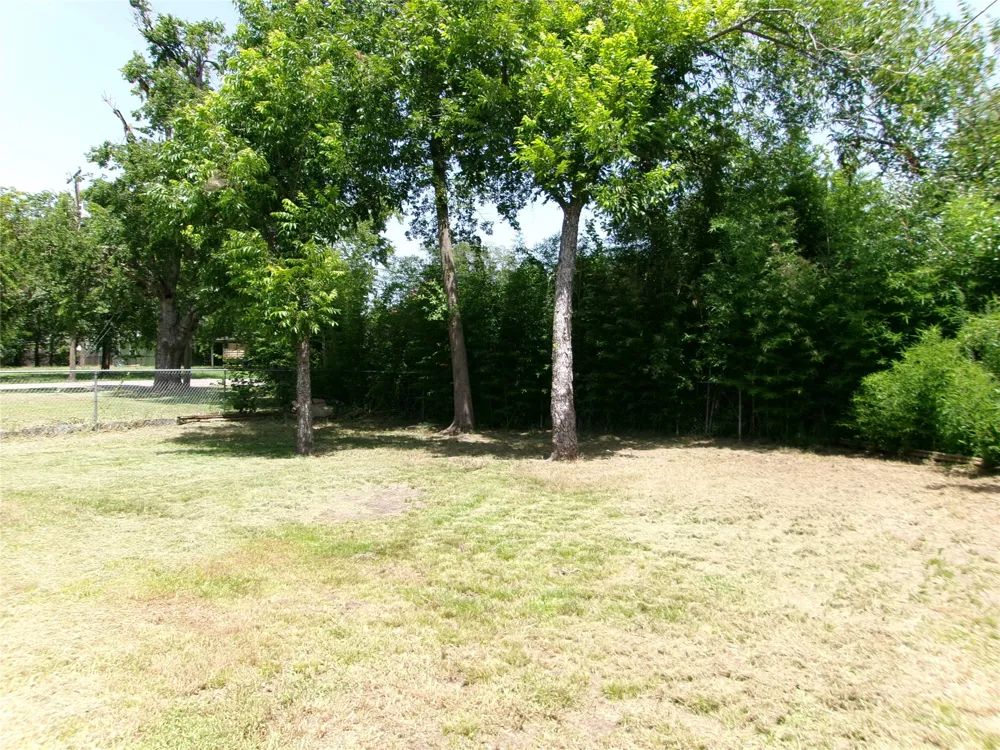 419 W Evans Avenue Bonham, TX 75418