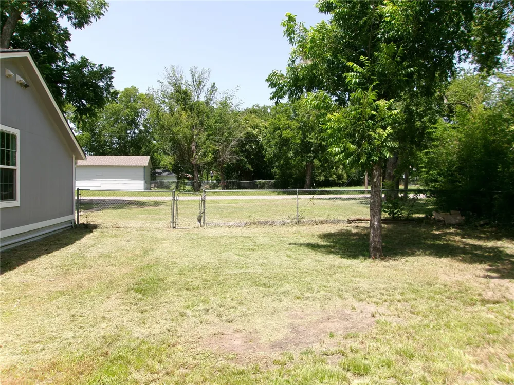 419 W Evans Avenue Bonham, TX 75418
